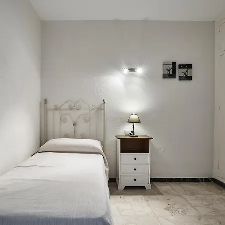 公寓 Boliches 丰希罗拉